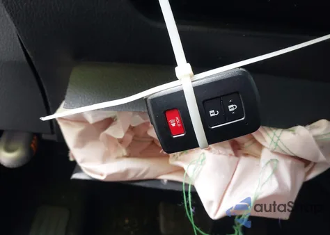 2017 Toyota Rav4 Xle z USA, uszkodzony, nr VIN 2T3RFREV1HW690816